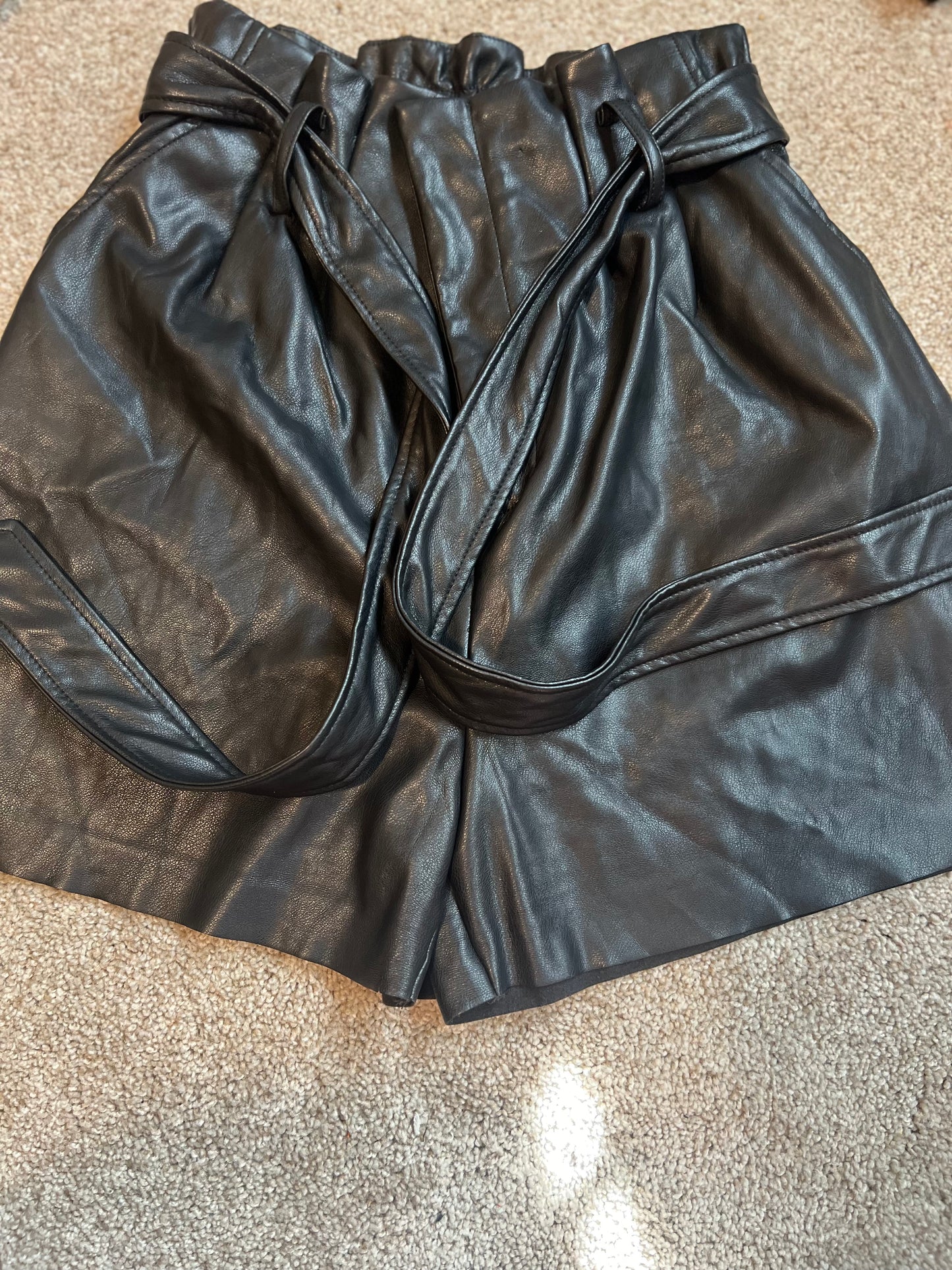 "Vegan leather" (shorts)