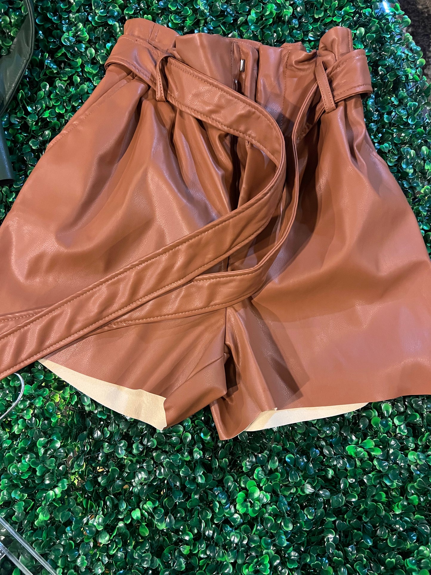 "Vegan leather" (shorts)